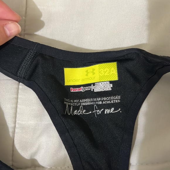 Under Armour Sportsbra - Picture 2 of 2